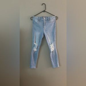 Hollister. Size 5 extra short jeans.
